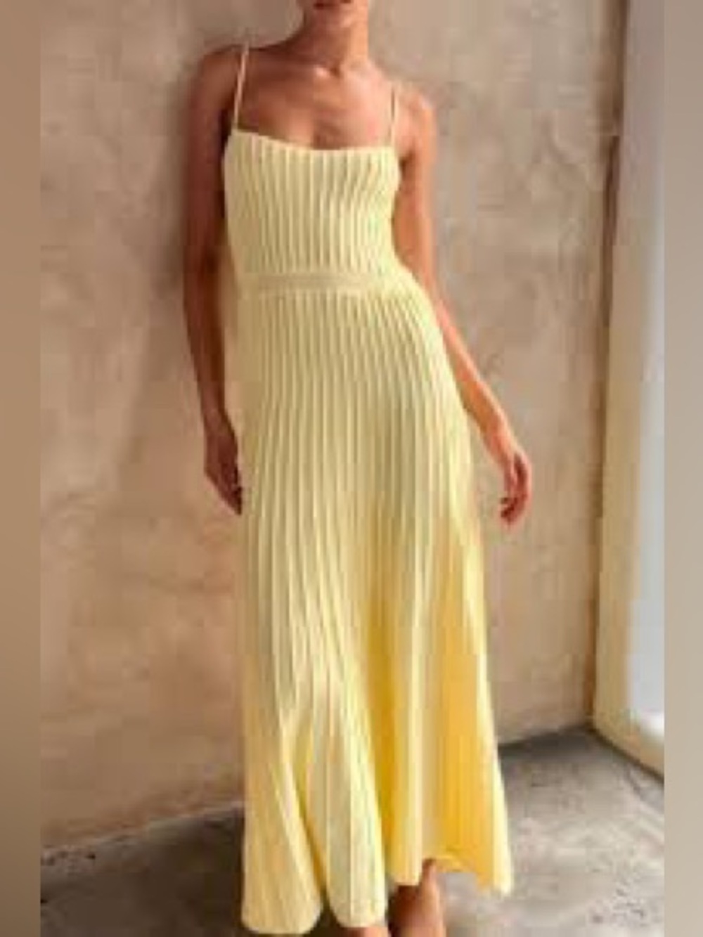 Commense - Sleeveless Yellow Pleated Maxi Dress